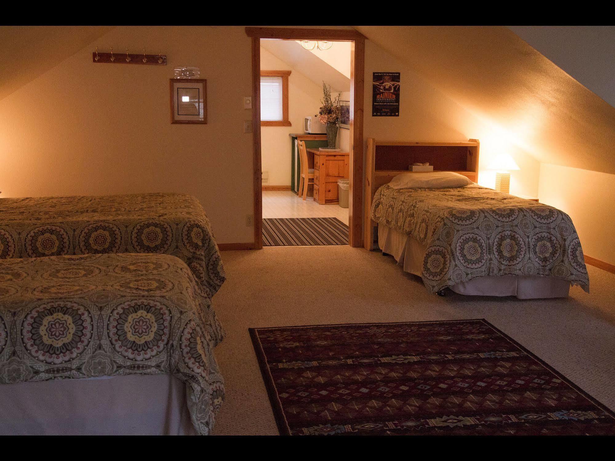 Whittaker'S Motel & Historic Bunkhouse Ashford Kültér fotó